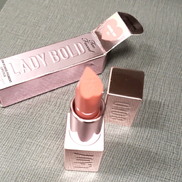 🌟HP🌟💙🌟LEVEL UP Too Faced Lady Bold Em-Power Pigment Lipstick NWT - Picture 3 of 5